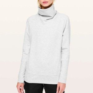 Lululemon High Line Pullover in Heather Light Grey